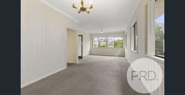 FAMILY HOME IN IDEAL CLAYFIELD POSITION! - Photo 1