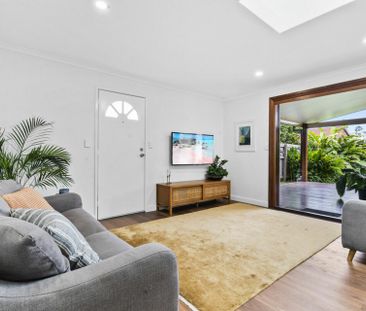 TWO BEDROOM FURNISHED COASTAL DUPLEX - Photo 2