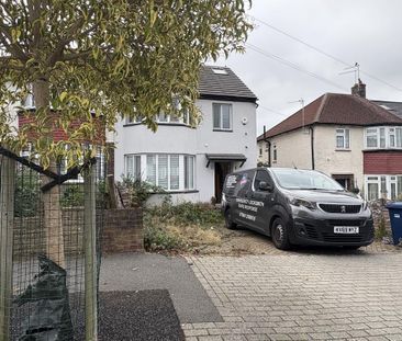 4 bedroom semi-detached house to rent - Photo 2