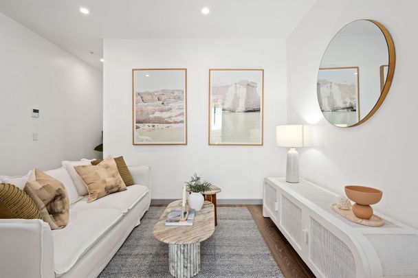 A Landmark, First of its Kind, Two Level 4 Bedroom Waterfront Apartment at Benetti! - Photo 1