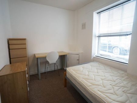 13 Albert Street - Photo 2