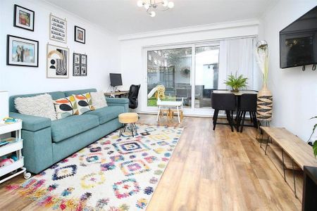 2 bedroom maisonette to rent - Photo 2