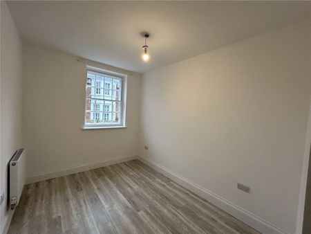 Library Close, Bridgwater, TA6 - Photo 3