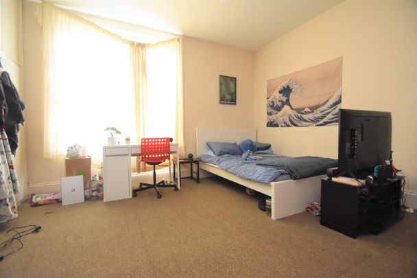 6 bedroom terraced house to rent - Photo 1