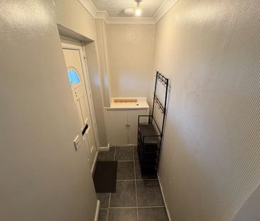 Gorse Hill, Fishponds - Photo 5