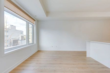 3066 Sixth Line #347 - Photo 3