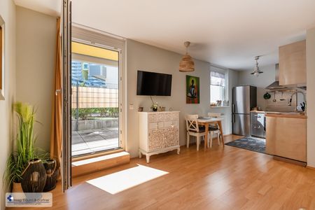 MÖBLIERTE 50M² MIT 55M² ECKTERRASSE IM LEOPOLD-TOWER IM CITY GATE - Foto 2