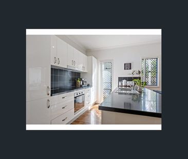 Open Plan 4 Bedroom Townhouse - Photo 5