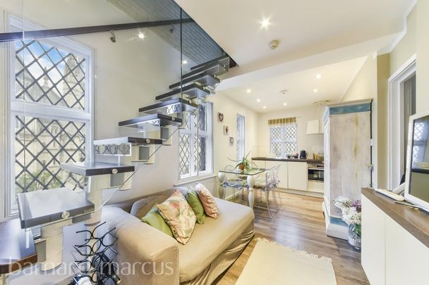 Strand, London - Photo 1