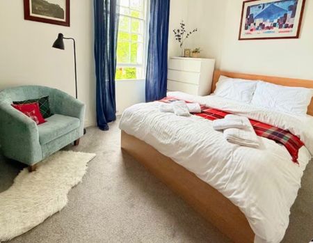 4 Bed Flat, Montague Street, EH8 - Photo 4