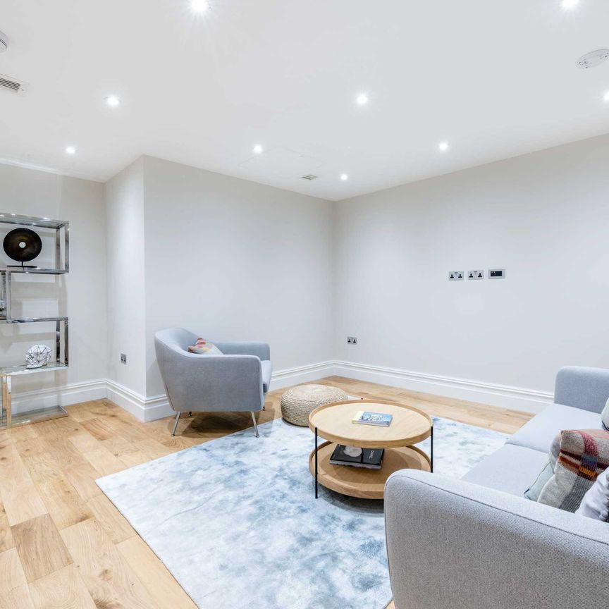 Barnet Road, Arkley - Photo 1