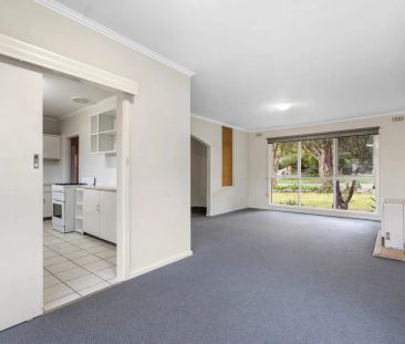 77 Highview Drive, Mooroolbark. - Photo 2