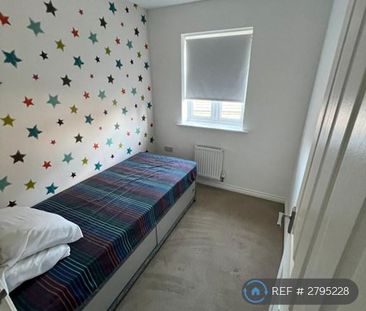 3 bedroom terraced house to rent - Photo 3