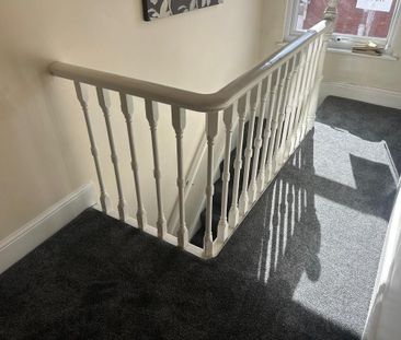 3 bedroom end of terrace house to rent - Photo 1