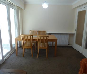 2 bedroom Flat To Let - Photo 1