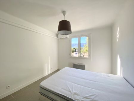 Location Appartement 3 pièces 56m² CASSIS 13260 - Photo 3