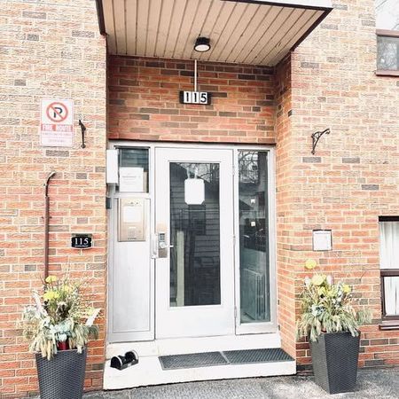 For Lease - 115 Eighth Street Unit# 2, Toronto, Ontario - Photo 4