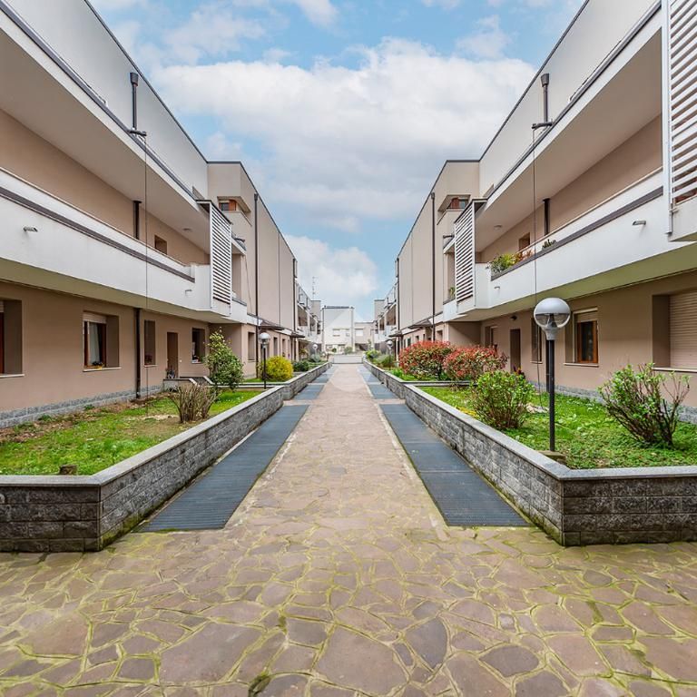 5 locali in affitto - Photo 1
