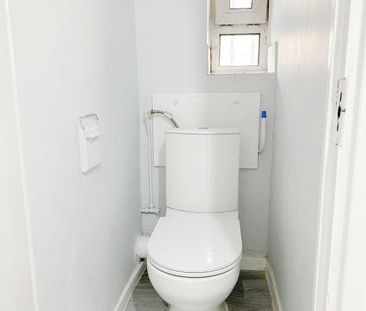 4 bedroom flat share to rent - Photo 4