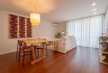 Apartamento T1 com varanda - Novo - Casa da Musica - Rotunda Boavista