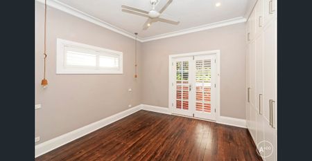 THE PERFECT 3 BEDROOM FAMILY HOME WITH 2ND LOUNGE/OFFICE - Photo 5