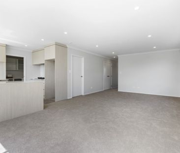 Welcome to your new home in Greenhill, one of Hamilton’s most covet... - Photo 2