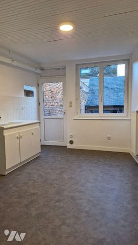 Un appartement de plain pied en plein centre de Forges Les Eaux, comprenant séjour, salle à man... - Photo 2