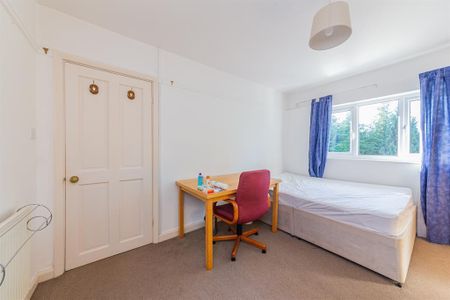 5 bedroom semi-detached house to rent - Photo 4