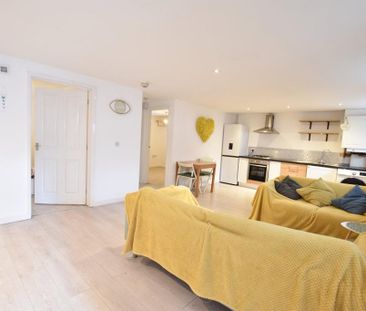 2 bedroom apartment to rent - Photo 6