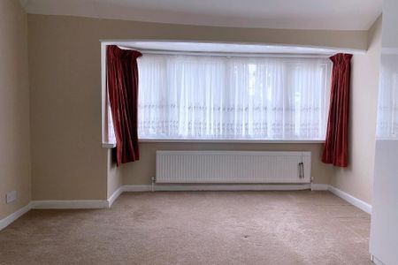 3 bedroom semi-detached house to rent - Photo 5