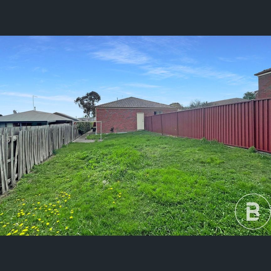 4/211 Kline Street, Ballarat East, Vic 3350 - Photo 1