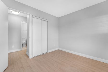 145 York St - Photo 5