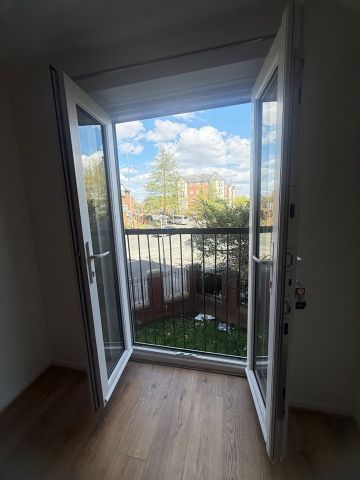 2 Bed Flat, St Davids Court, M8 - Photo 3