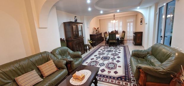 Coiciu, o vila construita pe cadre de beton, bine compart... - Fotografie 1