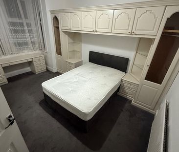 Room in a Shared House, Auckland Road, IG1 - Photo 4