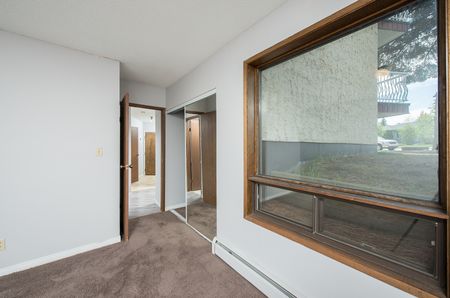 Carlton Court - Photo 2