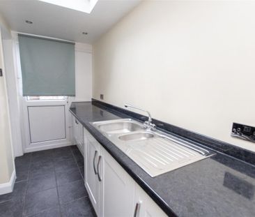 3 bedroom Terraced House to rent - Photo 6