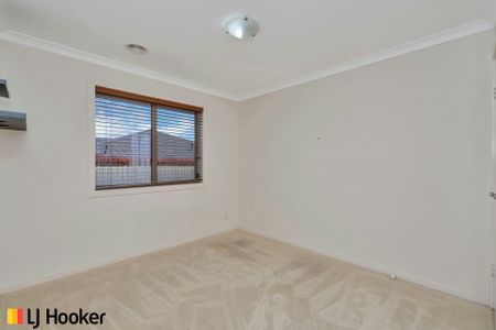 Family home with room to move. - Photo 5