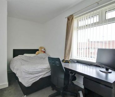 4 bedroom private hall to rent - Photo 1