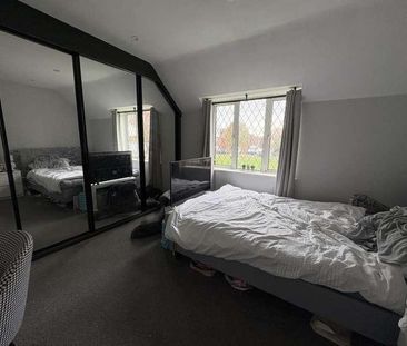 Margaret Close, Staines-upon-thames, TW18 - Photo 2