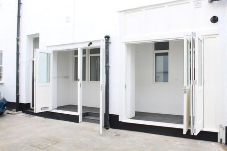 1 bedroom mews to rent - Photo 3