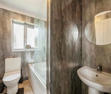 2 bedroom semi-detached house to rent - Photo 6