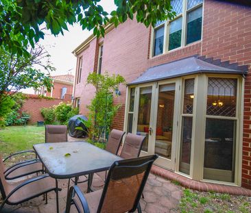 Stunning 4-Bedroom Property! - Photo 6