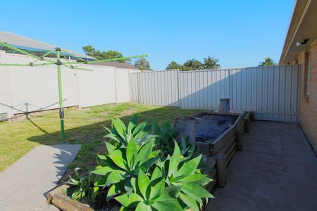 3 Bedroom Duplex In Great Position - Photo 2