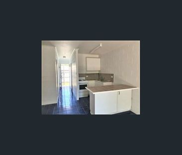 1-Bedroom Unit with Private Courtyard - Trinity Beach - Photo 3