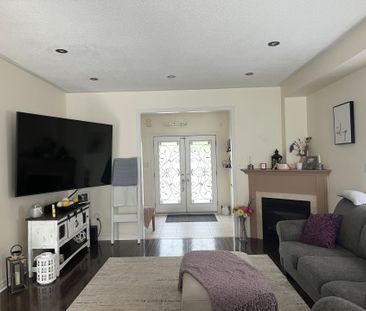 For Lease - 1098 Cumming Boulevard, Milton, Ontario - Photo 2