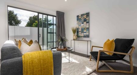 Gorgeous Family Home on Swayne - Photo 4