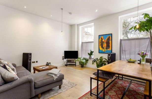 2 Bed Flat, Portland Square, BS2 - Photo 1
