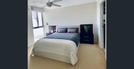 Fully furnished modern style unit with ocean views and rooftop entertaining - Photo 5