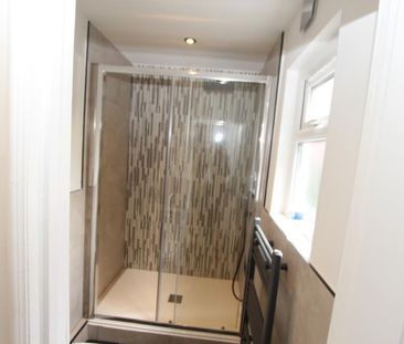 3 bedroom flat to rent - Photo 5